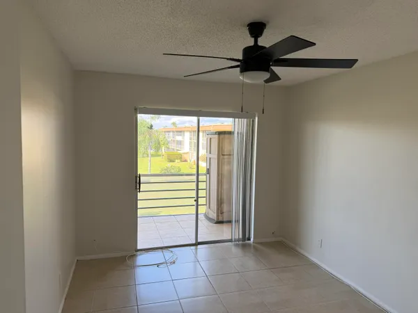 $157,900 | 100 Village Green Circle East, Unit 312, Palm Springs, FL 33461