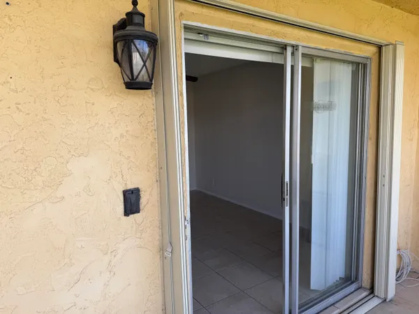 $157,900 | 100 Village Green Circle East, Unit 312, Palm Springs, FL 33461