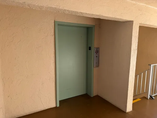 $157,900 | 100 Village Green Circle East, Unit 312, Palm Springs, FL 33461