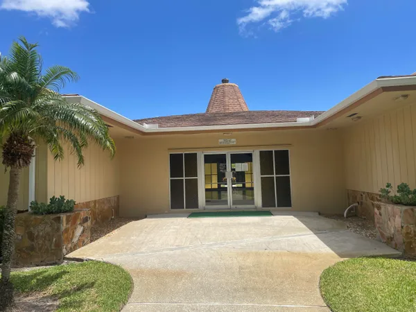 $157,900 | 100 Village Green Circle East, Unit 312, Palm Springs, FL 33461