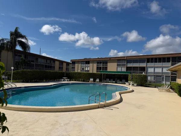 $157,900 | 100 Village Green Circle East, Unit 312, Palm Springs, FL 33461