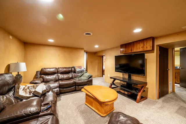 $869,900 | 157 Upper Prairie Dog Road, Banner, WY 82832