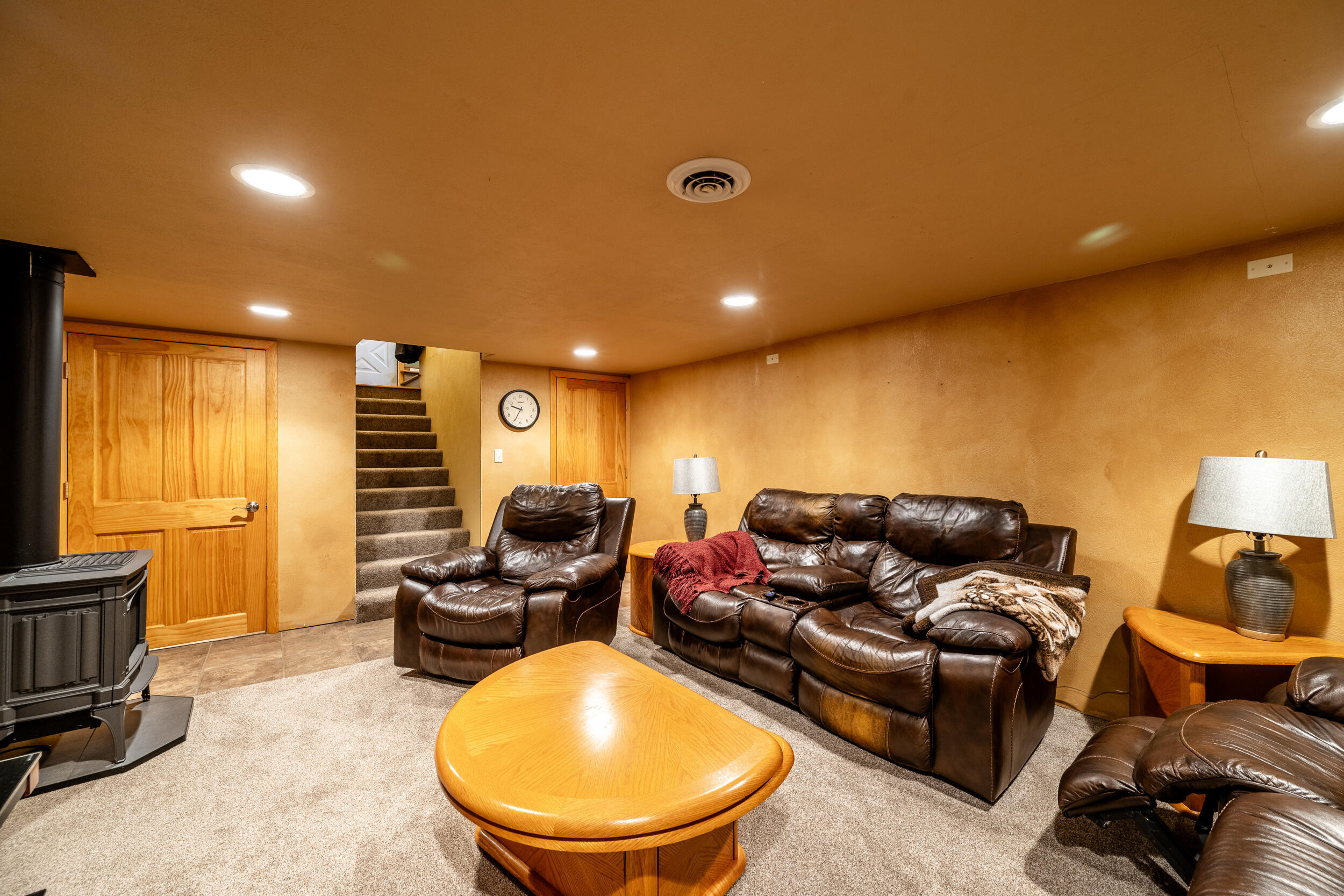 157 Upper Prairie Dog Road Banner, WY 82832 - Photo 25 of 61 23 Family room 3