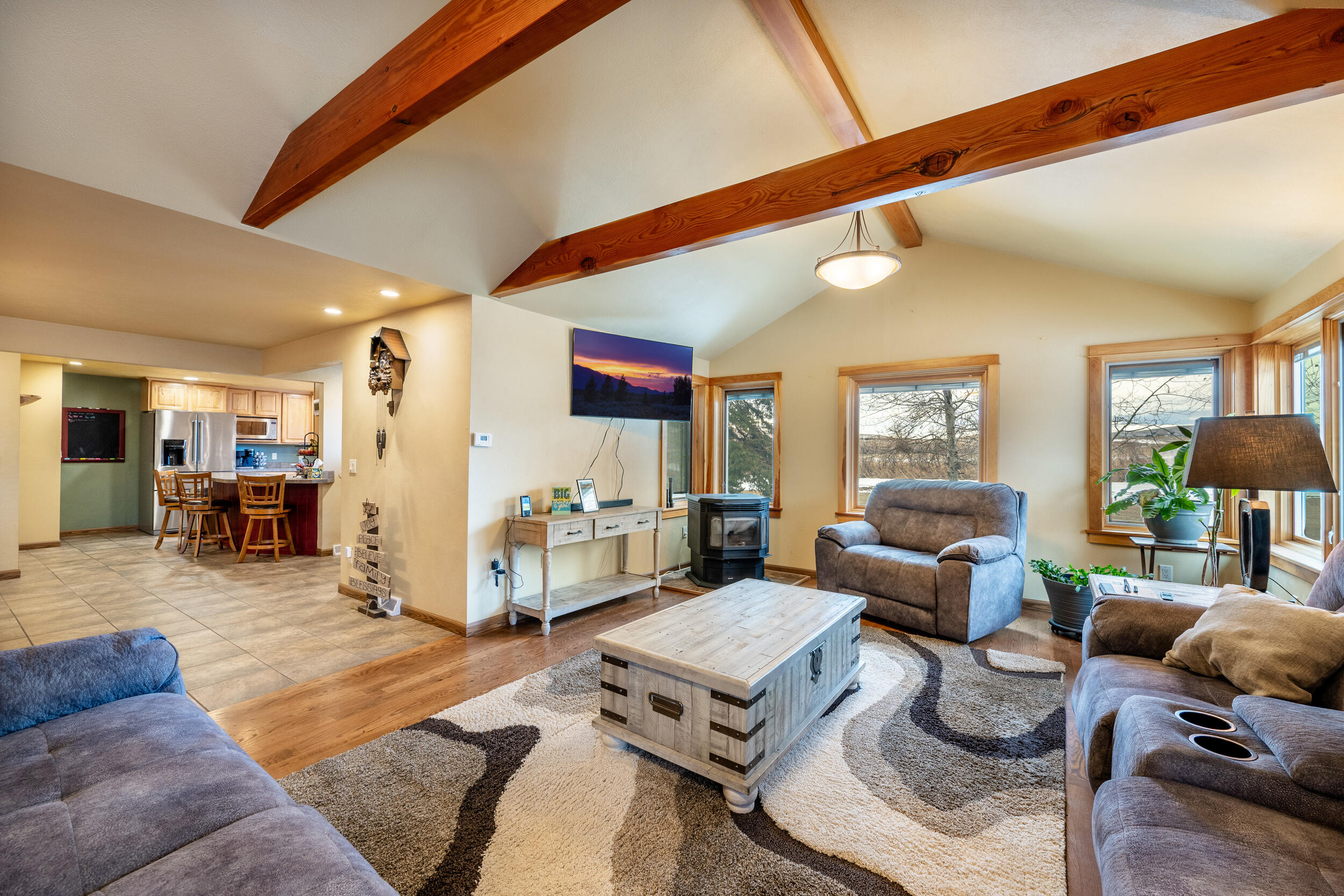 157 Upper Prairie Dog Road Banner, WY 82832 - Photo 7 of 61 6 Living room