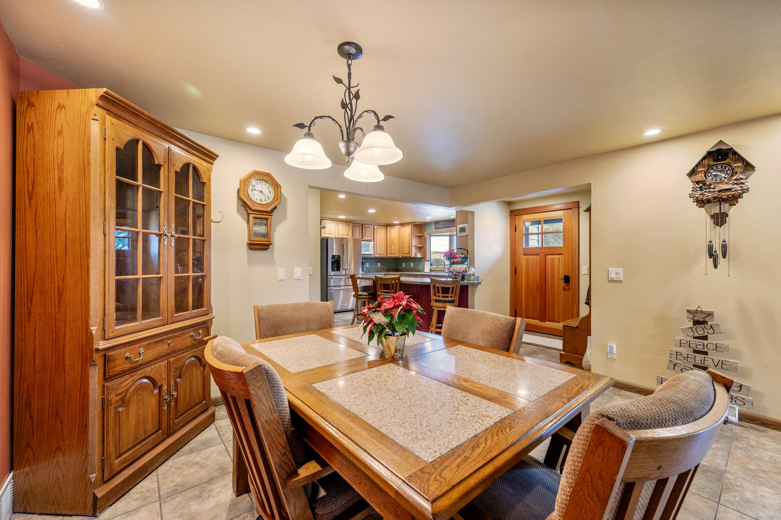 157 Upper Prairie Dog Road Banner, WY 82832 - Photo 9 of 61 8 Dining room