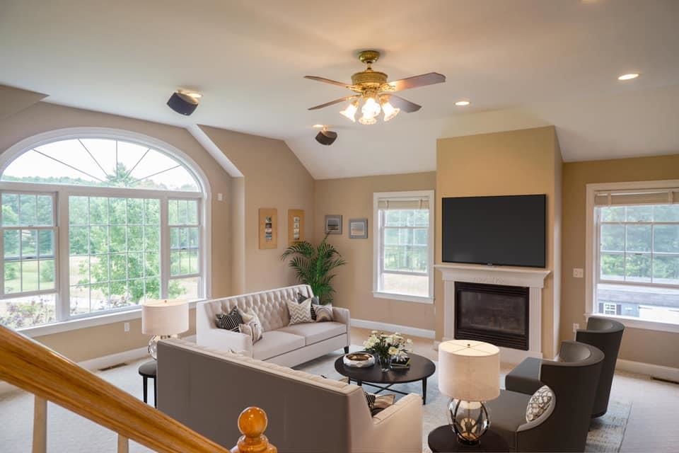 105 Horace Greeley Road Amherst, NH 03031 - Photo 2 of 4