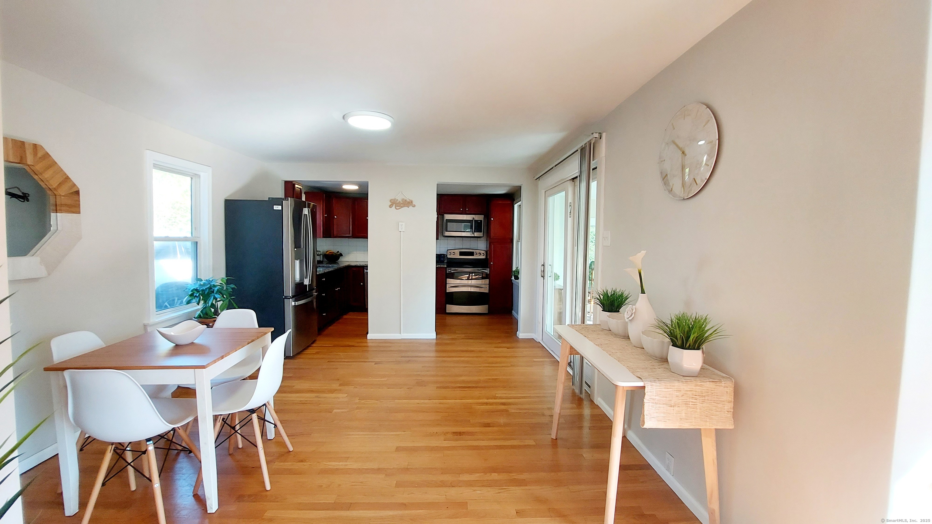 32 North Maple Street Enfield, CT 06082 - Photo 5 of 29