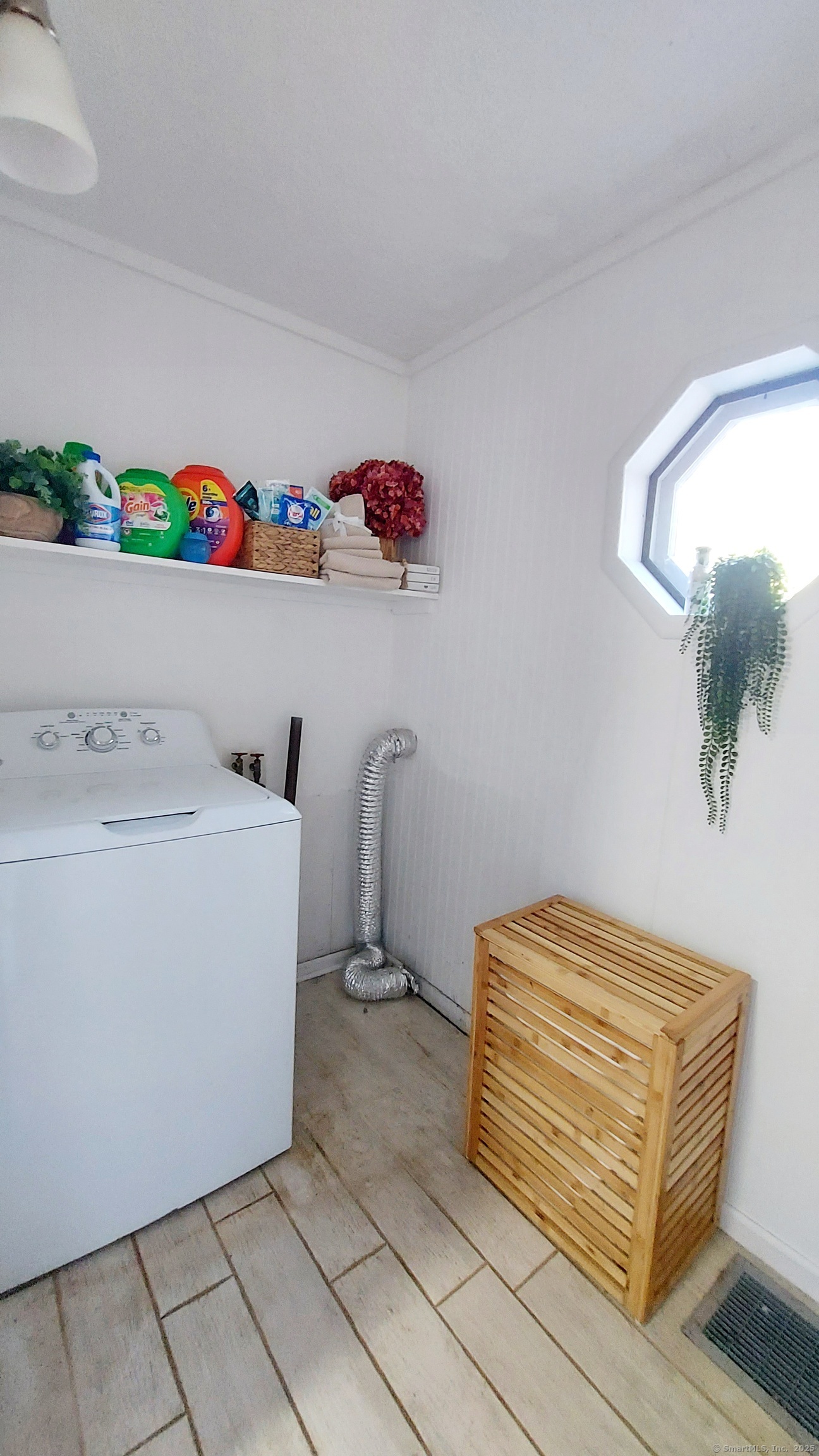 32 North Maple Street Enfield, CT 06082 - Photo 10 of 29