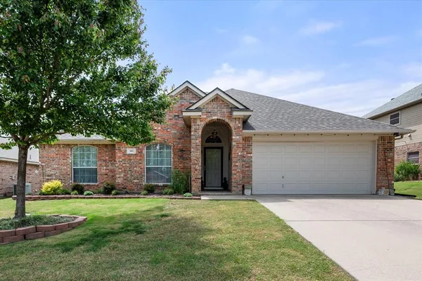 $350,000 | 909 Mesquite Drive, Burleson, TX 76028