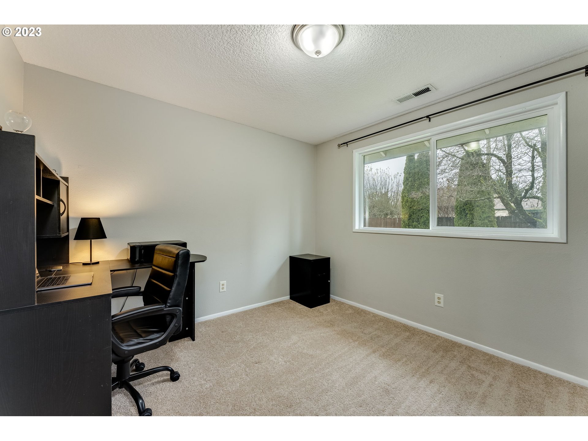 126 Villa Road Kelso, WA 98626 - Photo 27 of 41 a view of workspace with windows cabinet