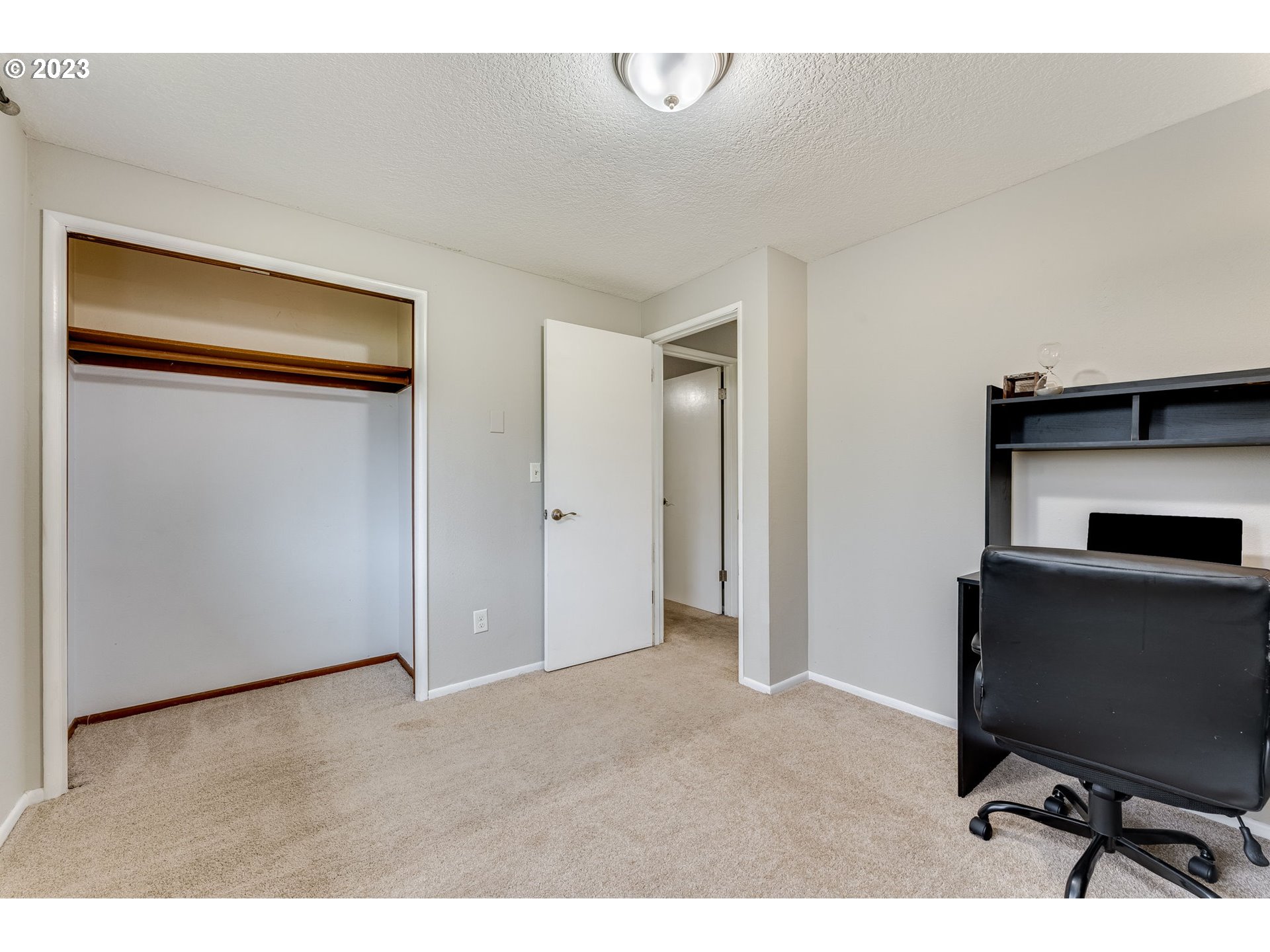 126 Villa Road Kelso, WA 98626 - Photo 28 of 41 a view of an empty room