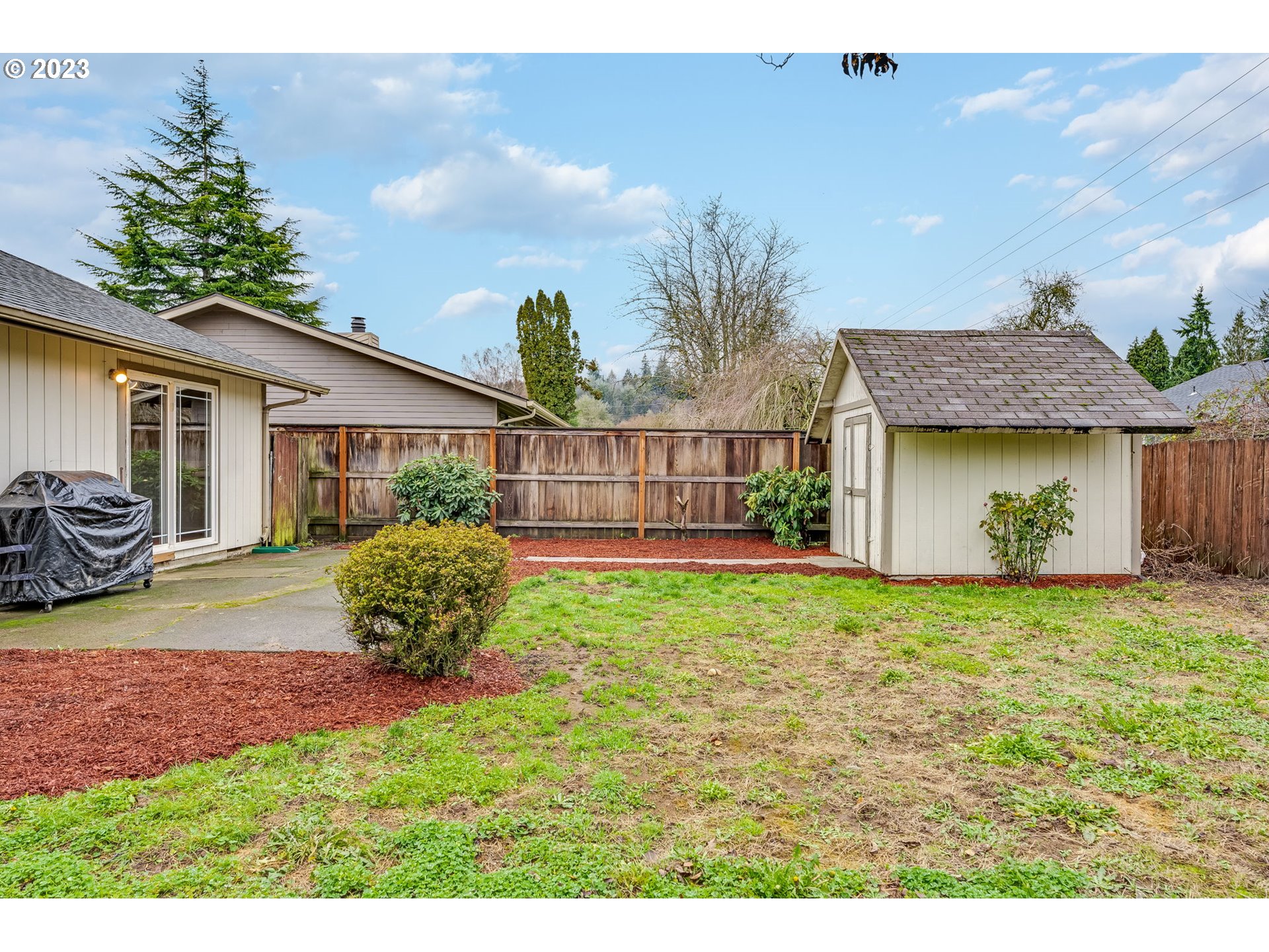 126 Villa Road Kelso, WA 98626 - Photo 37 of 41 a front view of a house with garden