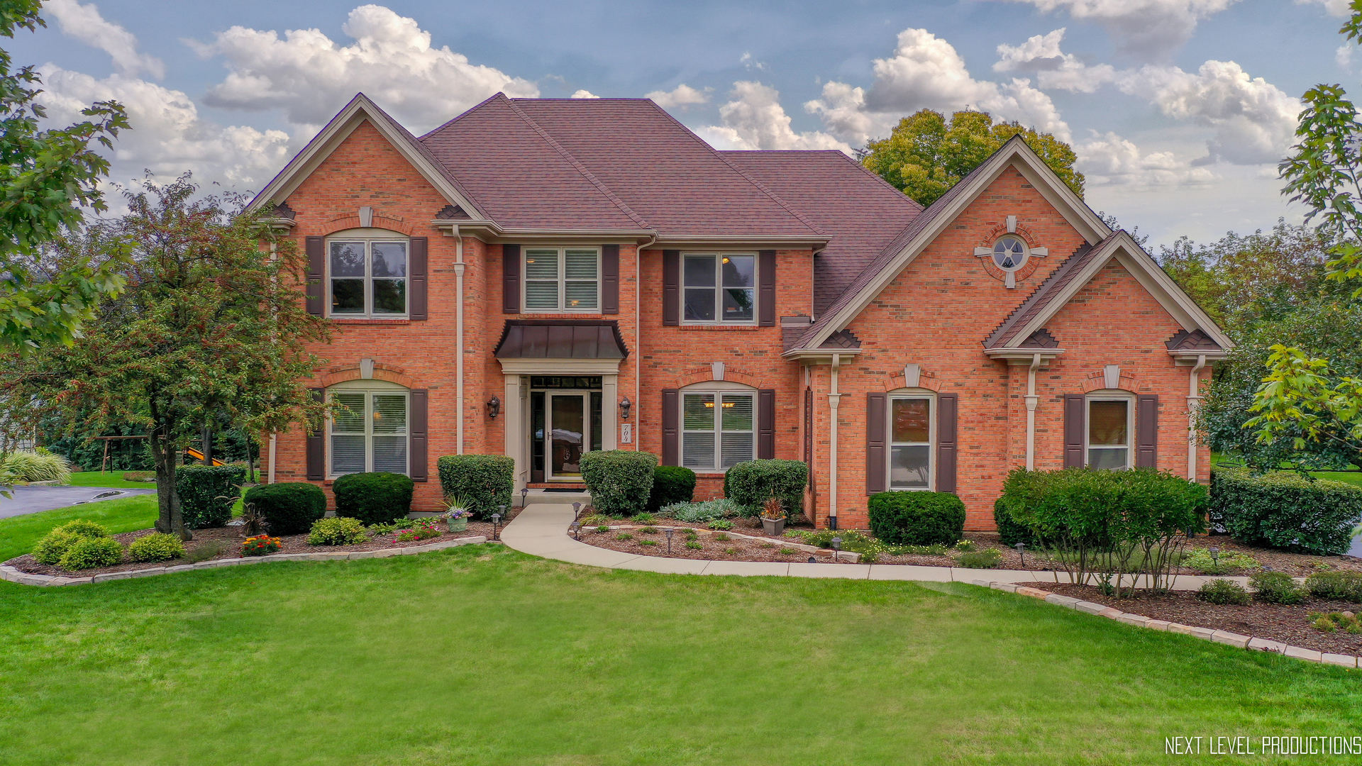 704 Chesapeake Road St. Charles, IL 60175 - Photo 1 of 40
