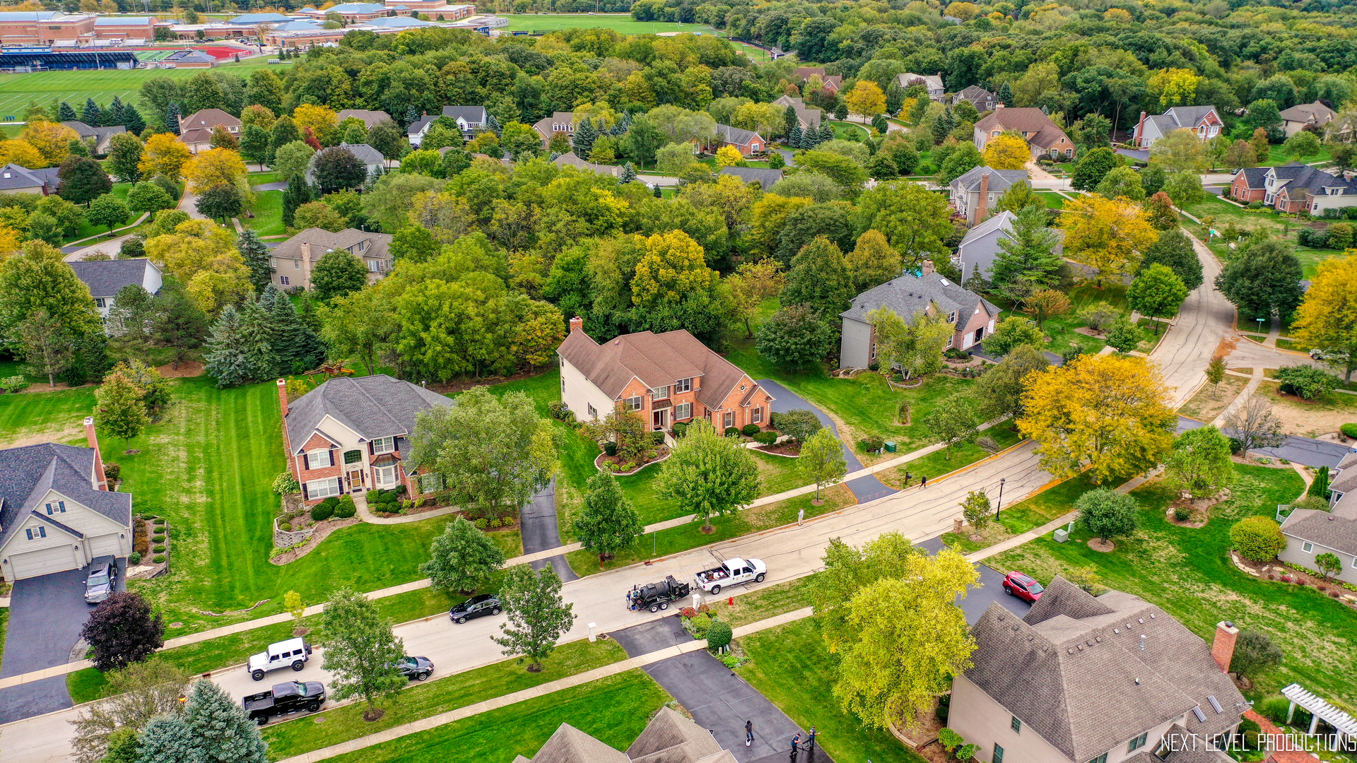 704 Chesapeake Road St. Charles, IL 60175 - Photo 2 of 40