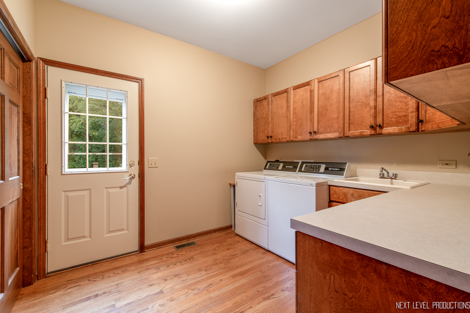 704 Chesapeake Road St. Charles, IL 60175 - Photo 20 of 40