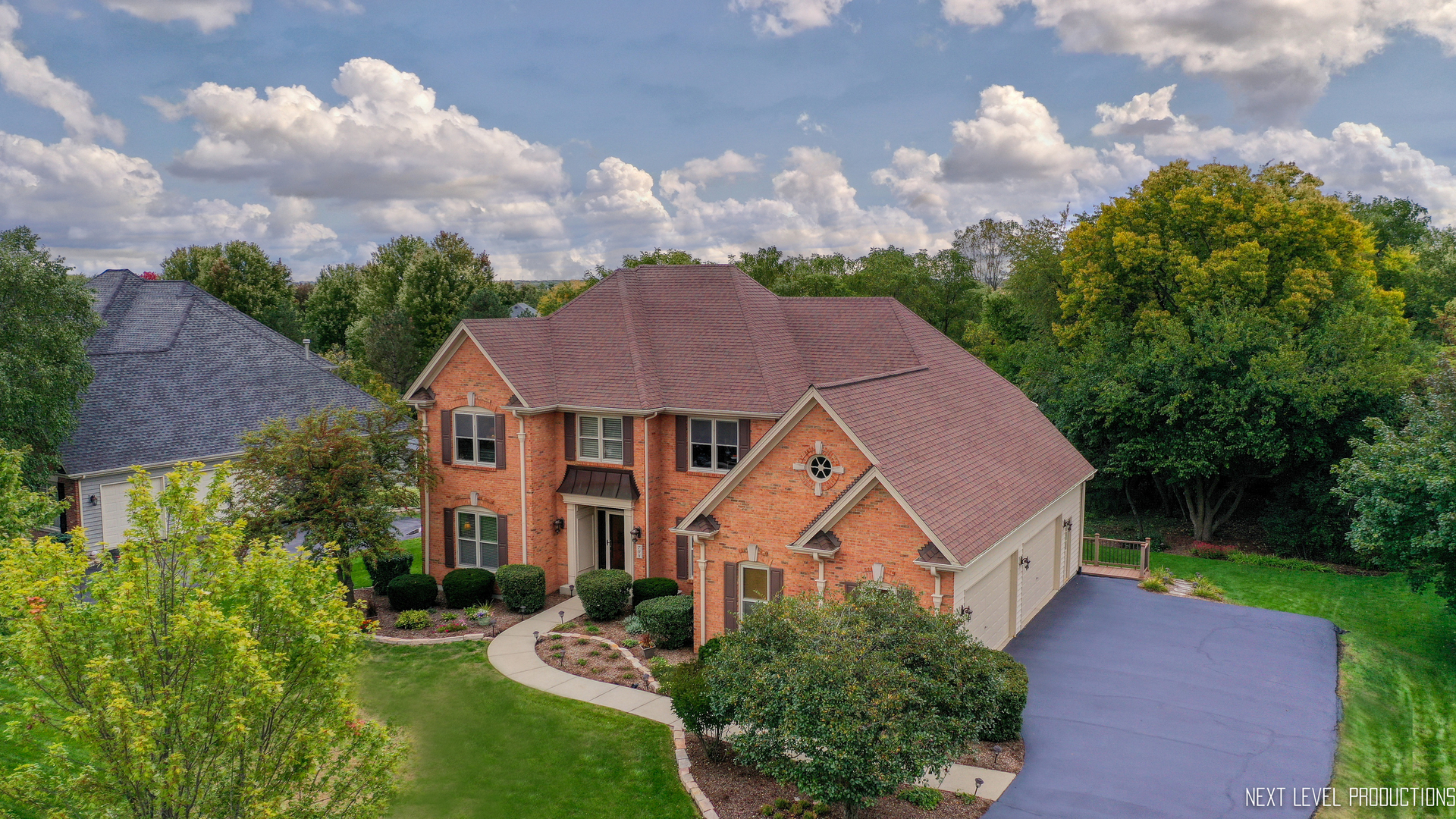 704 Chesapeake Road St. Charles, IL 60175 - Photo 5 of 40