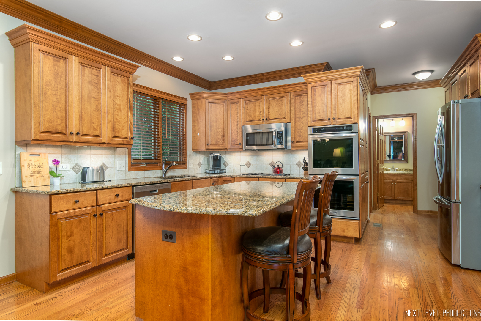 704 Chesapeake Road St. Charles, IL 60175 - Photo 10 of 40