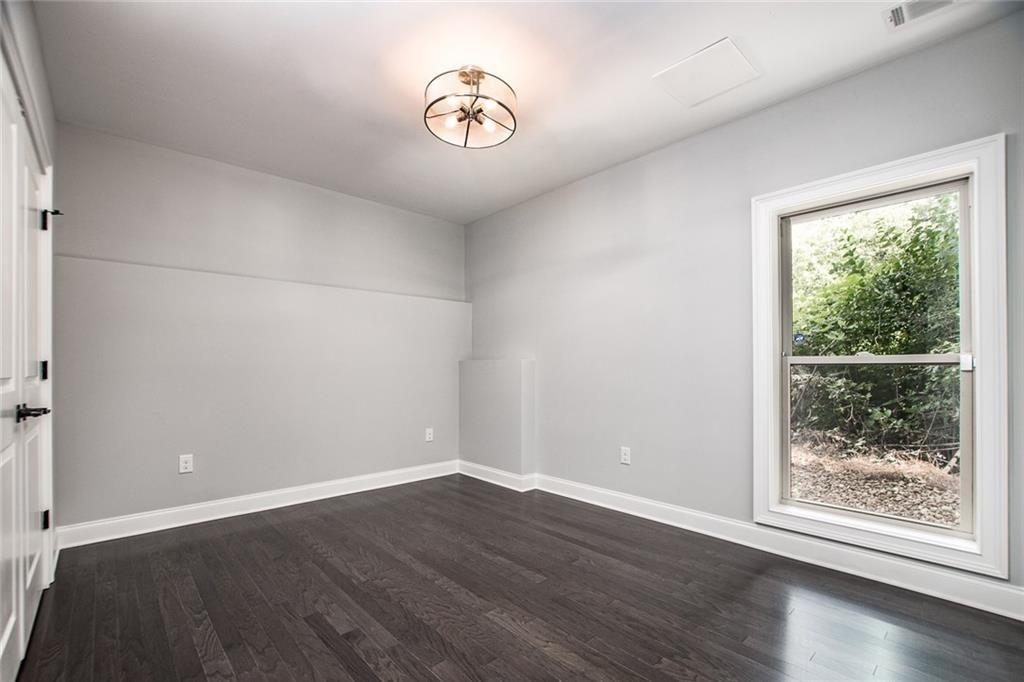 338 7th Street Northeast Atlanta, GA 30308 - Photo 4 of 11