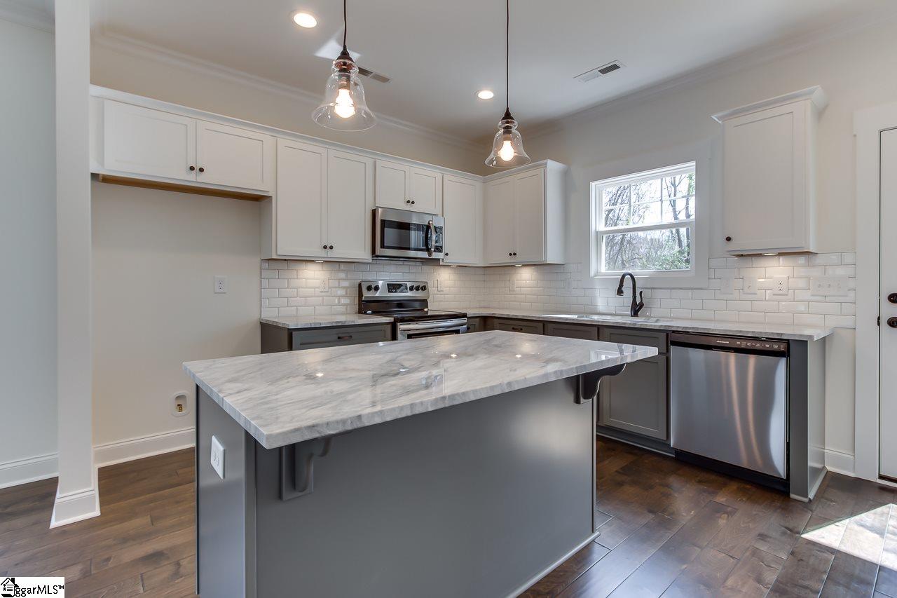 2 Eastlan Place Greenville, SC 29607 - Photo 3 of 20