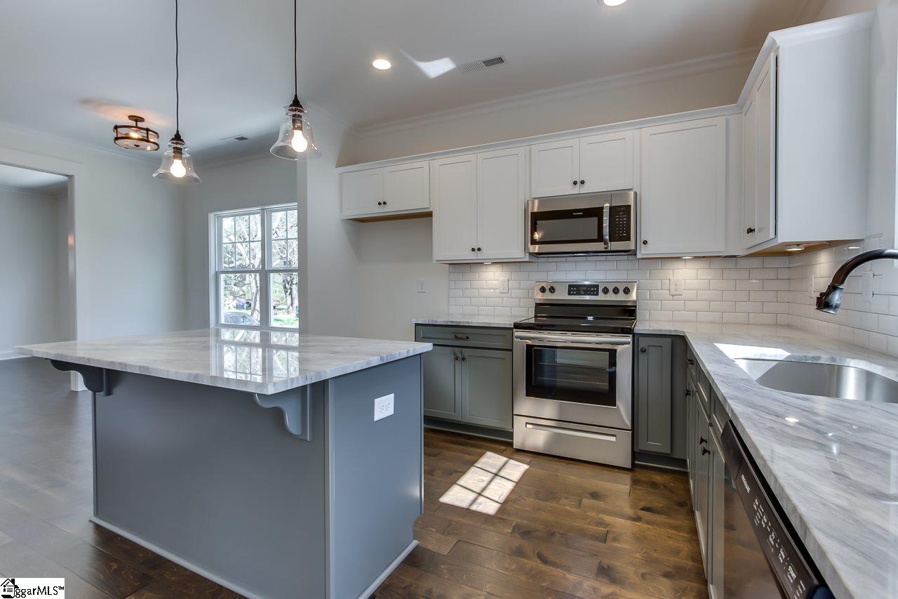 2 Eastlan Place Greenville, SC 29607 - Photo 4 of 20