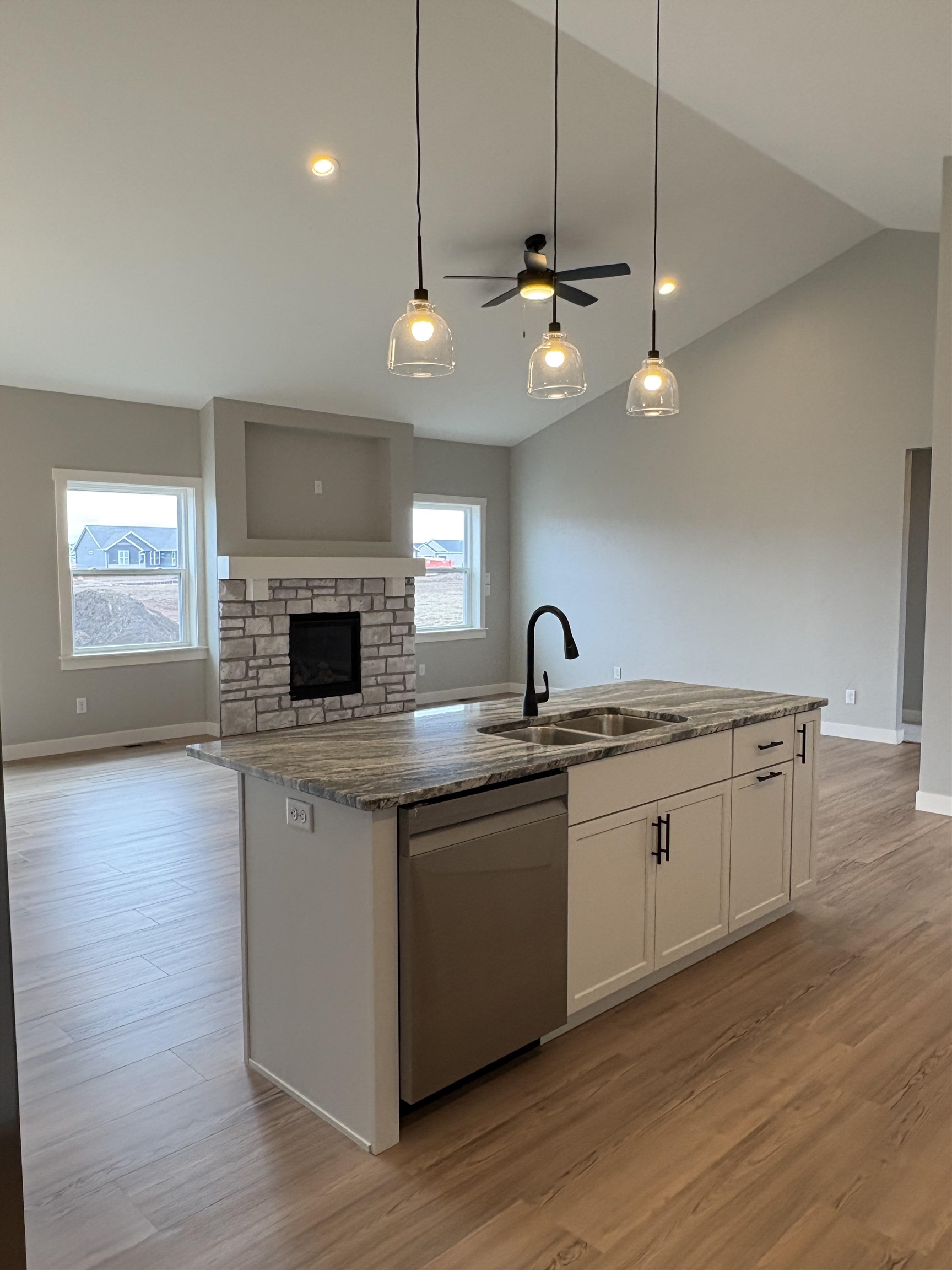 N9246 West Homestead Drive Appleton, WI 54915 - Photo 4 of 28