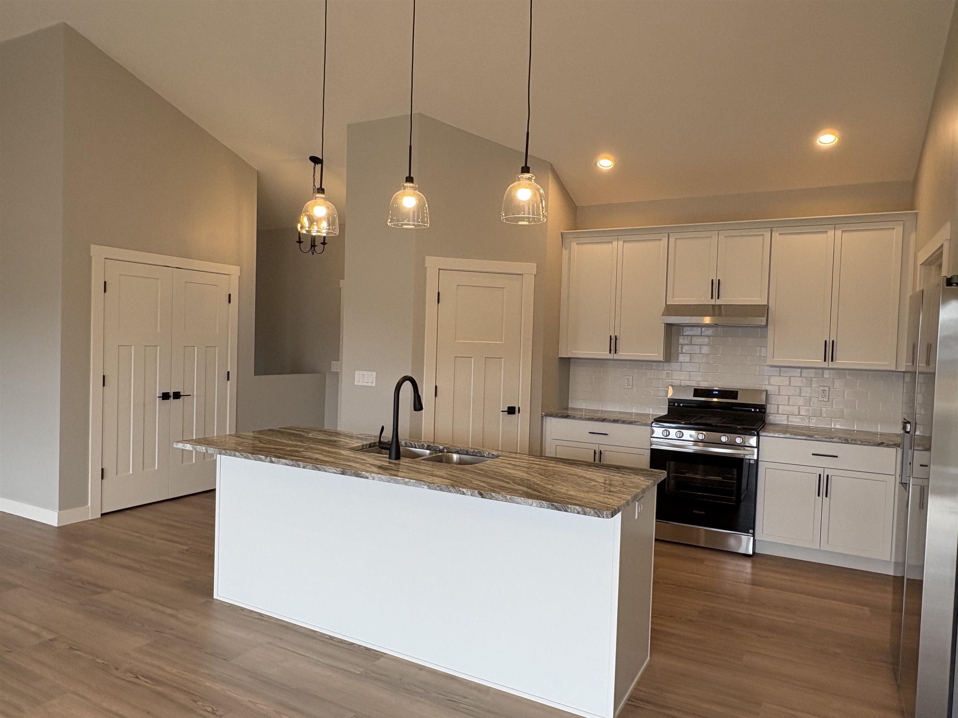 N9246 West Homestead Drive Appleton, WI 54915 - Photo 7 of 28