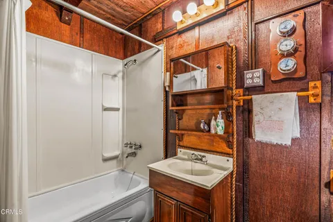 $995,000 | 861 Monterey Road, Glendale, CA 91206