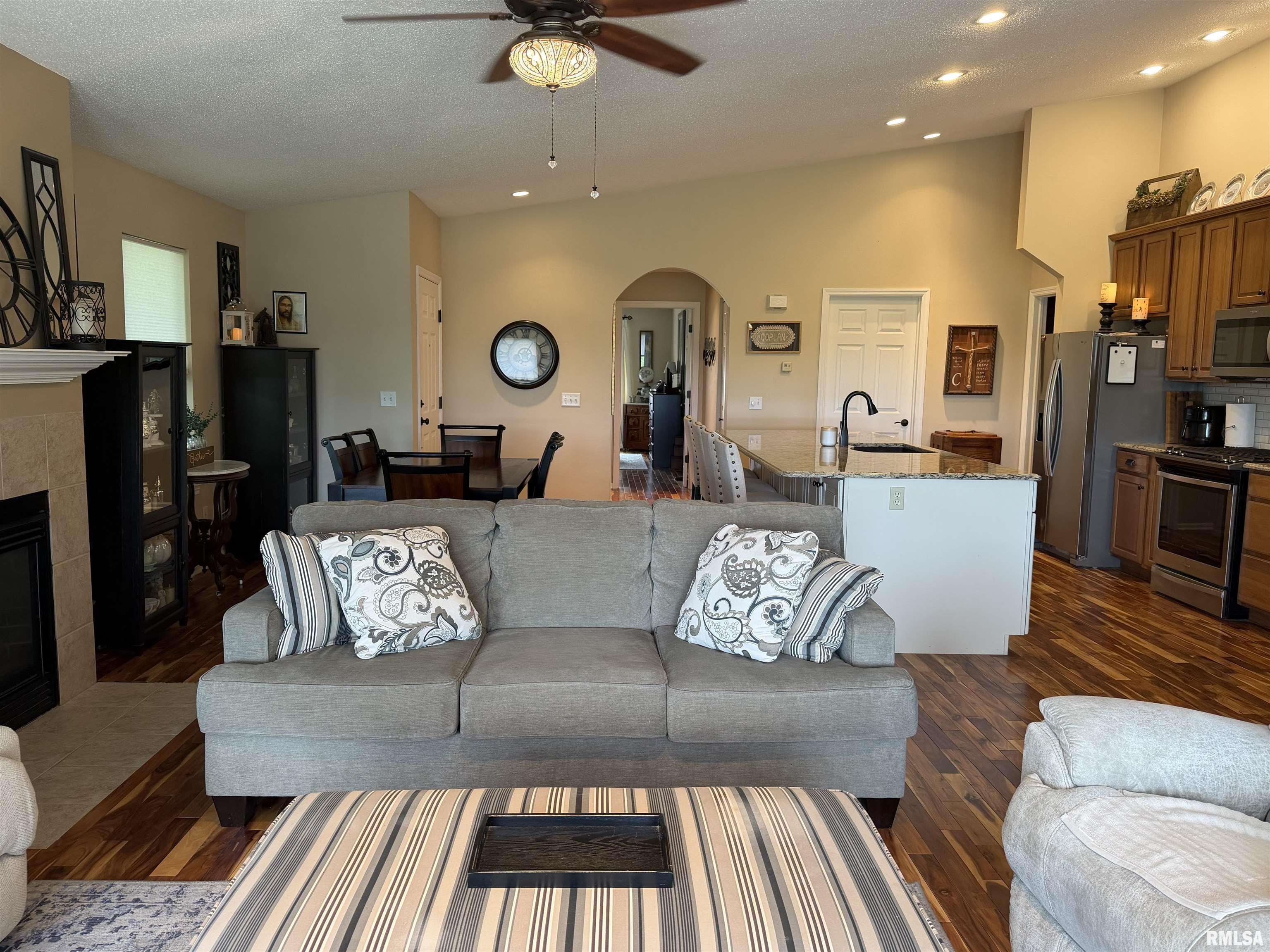 1064 Willow Road Macomb, IL 61455 - Photo 15 of 35