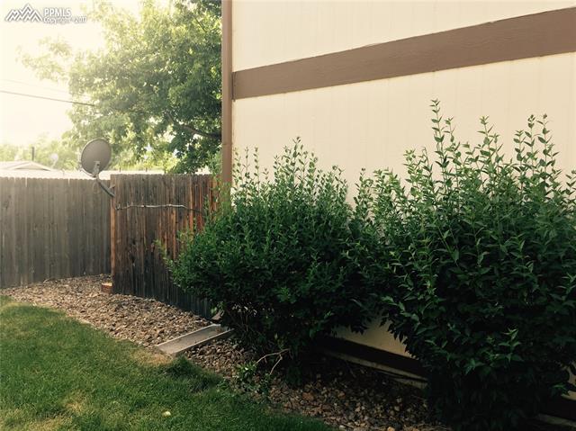 733 Alexander Road, Unit D Colorado Springs, CO 80909 - Photo 3 of 25 Gallery Image 3