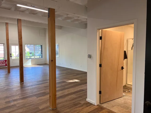 a bathroom with a toilet