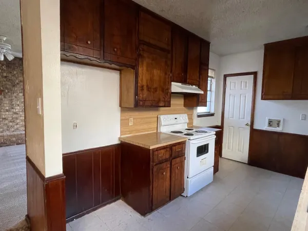 $875 | 610 North Elkhart Avenue, Unit B, Lubbock, TX 79416