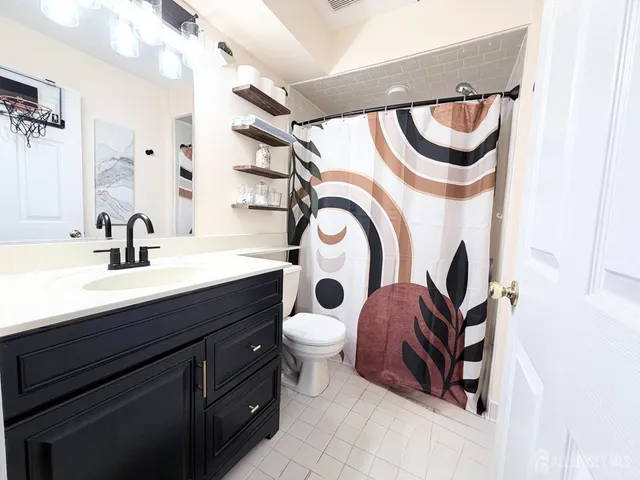 $2,350 | 226 Waterford Drive, Edison, NJ 08817