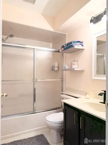 $2,350 | 226 Waterford Drive, Edison, NJ 08817