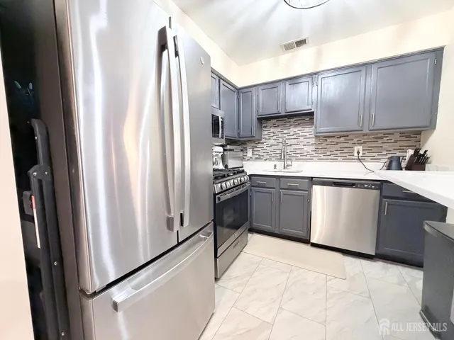 $2,350 | 226 Waterford Drive, Edison, NJ 08817