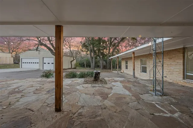 $449,900 | 506 East Ave G, Valley Mills, TX 76689