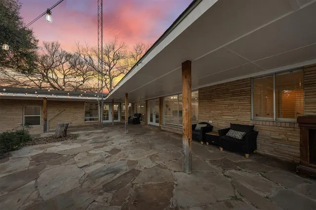 $449,900 | 506 East Ave G, Valley Mills, TX 76689