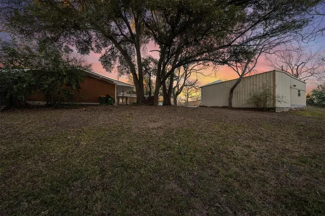 $449,900 | 506 East Ave G, Valley Mills, TX 76689