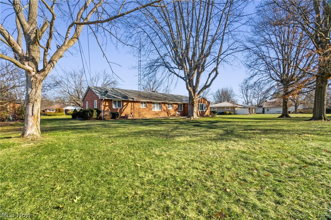 1734 Red Coach Road Northwest North Canton, OH 44720 - Photo 2 of 20
