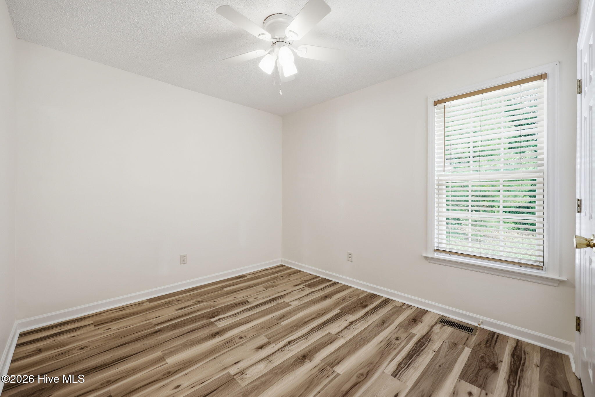 1402 Lockwood Road Kinston, NC 28501 - Photo 18 of 37