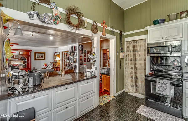$275,000 | 502 East Georgetown Street, Crystal Springs, MS 39059