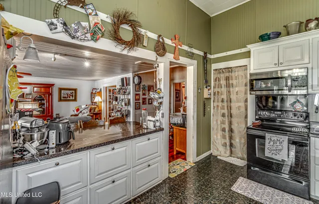 $275,000 | 502 East Georgetown Street, Crystal Springs, MS 39059