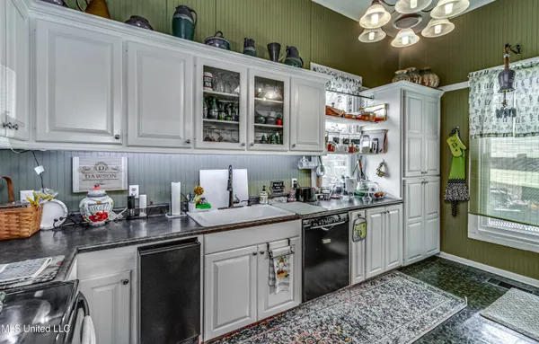 $275,000 | 502 East Georgetown Street, Crystal Springs, MS 39059