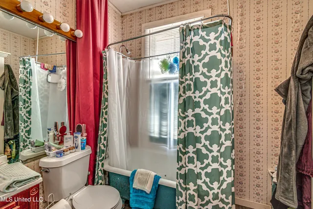 $275,000 | 502 East Georgetown Street, Crystal Springs, MS 39059