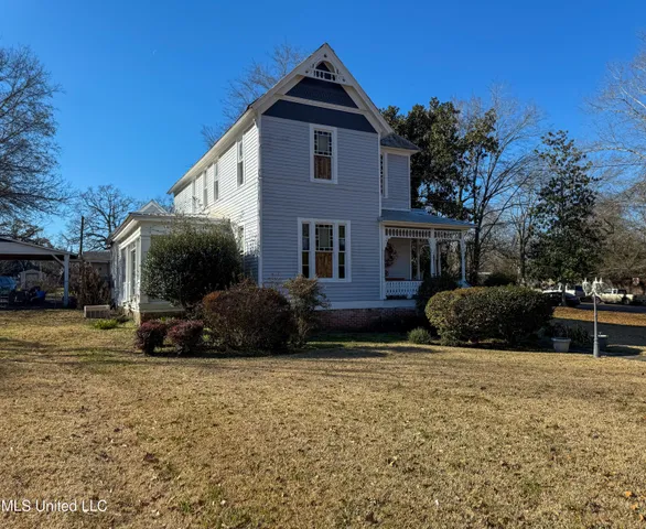 $275,000 | 502 East Georgetown Street, Crystal Springs, MS 39059