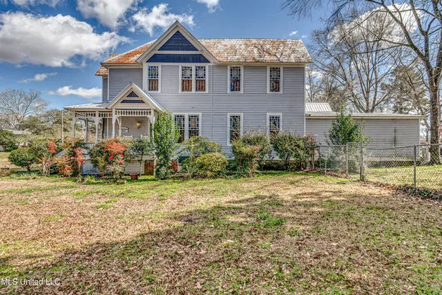 $275,000 | 502 East Georgetown Street, Crystal Springs, MS 39059