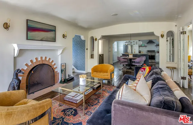 $2,099,000 | 6749 Whitley Terrace, Los Angeles, CA 90068