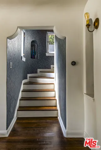 $2,099,000 | 6749 Whitley Terrace, Los Angeles, CA 90068