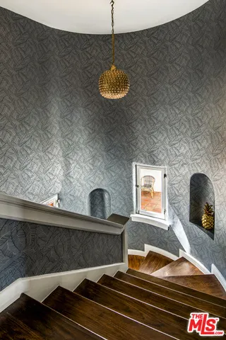 $2,099,000 | 6749 Whitley Terrace, Los Angeles, CA 90068