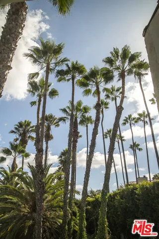 $2,099,000 | 6749 Whitley Terrace, Los Angeles, CA 90068