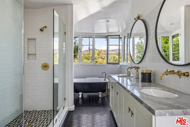 $2,099,000 | 6749 Whitley Terrace, Los Angeles, CA 90068